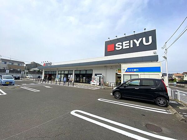 西友太白店6時～23時まで営業しております。無料の駐車場が83台分ございます。敷地内駐車場には七十七銀行のATMも設置されております。 1500m