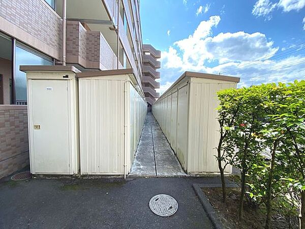 トランクルームも完備しております。1住戸1区画利用可能です！