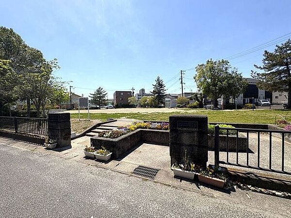 富沢二丁目公園 450m