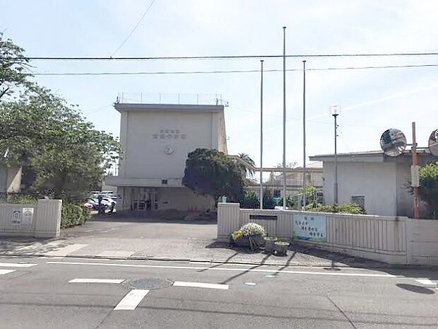 宮崎中学校宮崎市永楽町にある市立中学校設立1955年の歴史ある中学校 700m