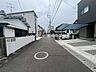 外観：前面道路含む現地写真