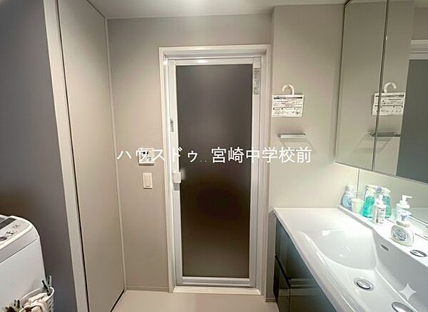 CGで小物を消しています。