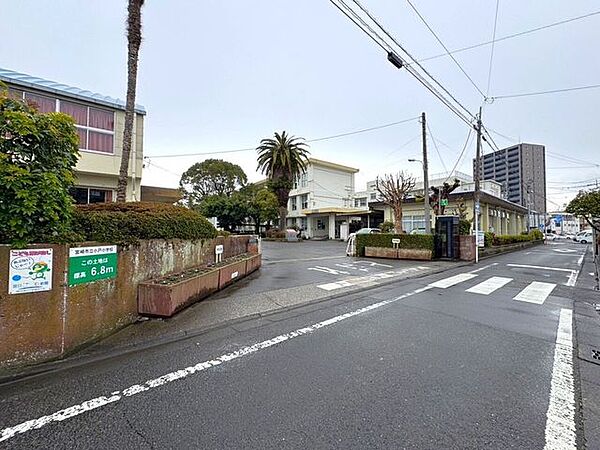 小戸小学校 930m