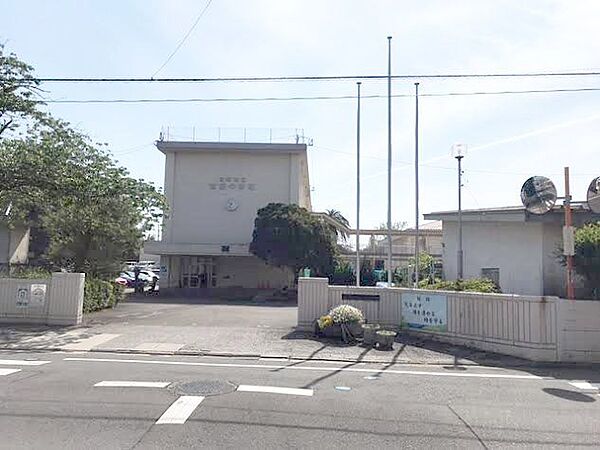 宮崎中学校宮崎市永楽町にある市立中学校設立1955年の歴史ある中学校 640m