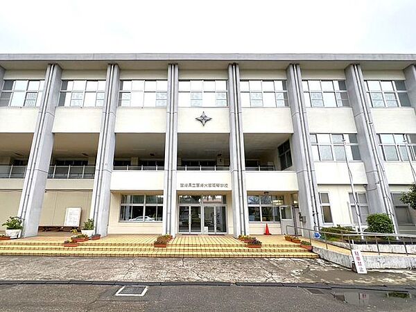 宮崎県立宮崎大宮高等学校教育理念：「真理を探り、美にあこがれ、善を行う、心身ともにバランスのとれた人間」。宮崎県をリードする高校として、先進的な教育実践に取り組まれている。 100m