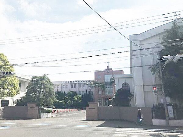 日向学院宮崎市大和町にある男女共学の中間一貫校。創立は1946年。 820m