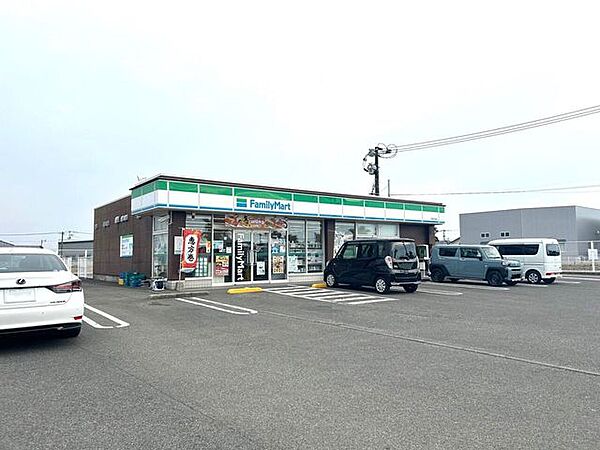 ファミリーマート宮崎大島店 840m