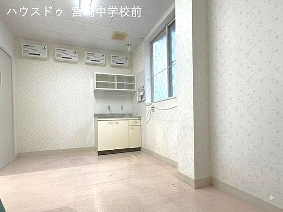 AIで家具、小...