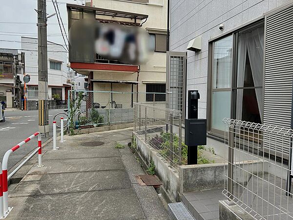 フェンス新調！バス停すぐ、大阪メトロ・大阪モノレール大日駅までバス12分。