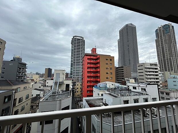 現地からの眺望。大阪ベイタワーが望めます。