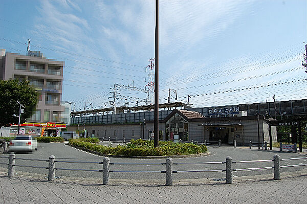 阪急上牧駅（820m）