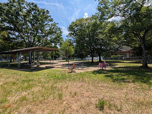 紅葉児童公園（160m）
