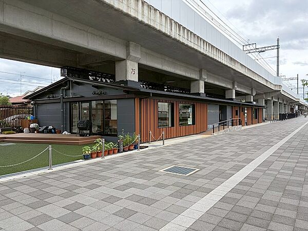約60m先の阪急京都線高架下