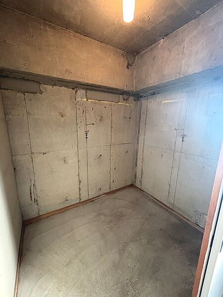 季節用品やアウトドア用品などの収納に便利なトランクルーム付きです♪