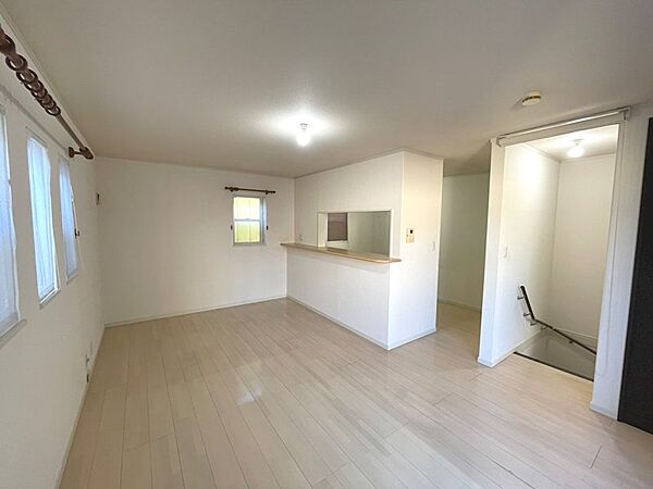 LDKは約16.0帖の広々空間。家具の配置もしやすい使い勝手の良い間取りです♪