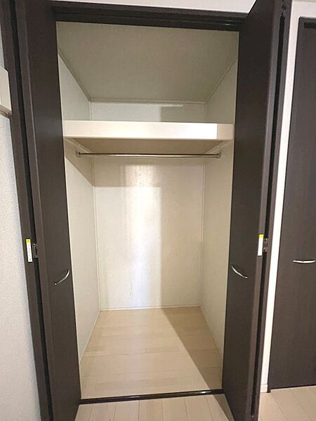 すべての洋室・和室に収納をしつらえております。お部屋のスペースを有効活用でき、いつでもすっきりと保てます♪