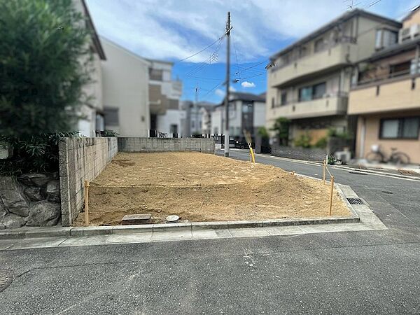 北東角地♪前面道路公道4m×4m♪建築条件はございません♪