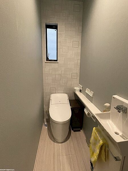 1階、2階の2か所にトイレがあります。（1階トイレ）