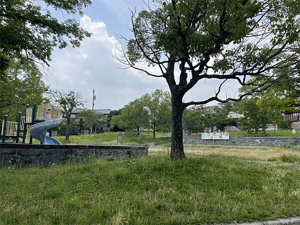 山手台東2丁目公園（513m）