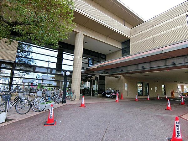 宝塚市立東公民館（711m）