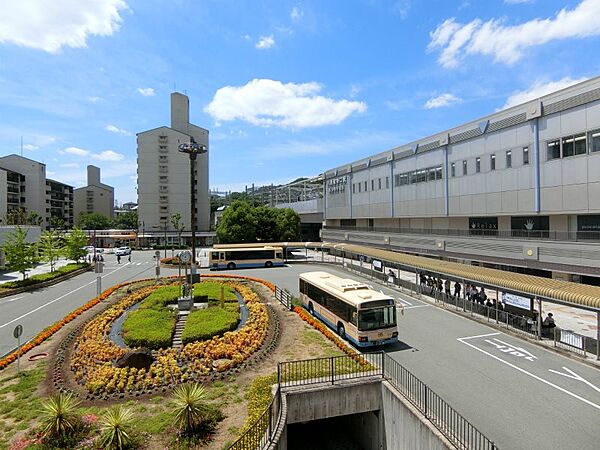 阪急川西能勢口駅（1180m）