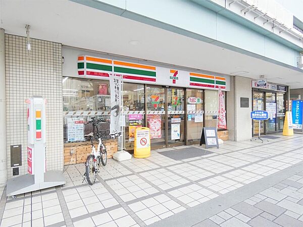 セブンイレブン川西能勢口駅前点（2m）