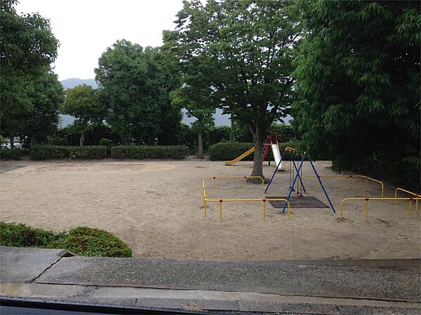 鶯が丘第1公園（980m）