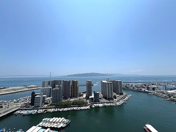 明石海峡大橋や淡路島を望むことができます！