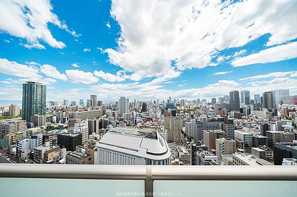 ダイナミックな眺望が楽しめる、開放感たっぷりのバルコニー