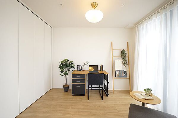 お子様の勉強部屋としても最適です。