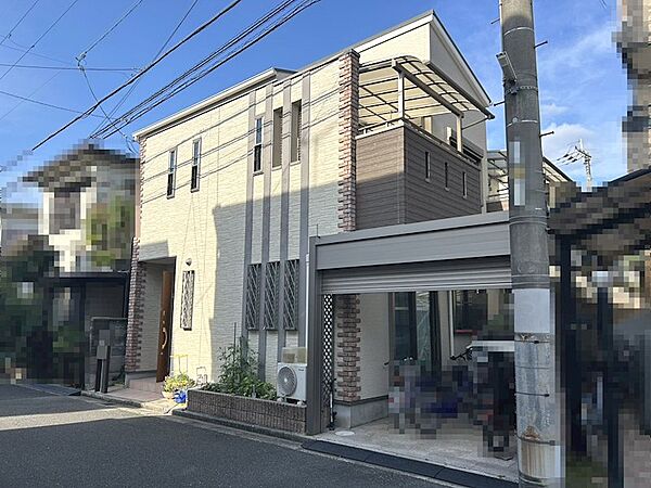 前面道路幅員は約6.28m・ゆとりがあり車の出し入れがしやすいです。