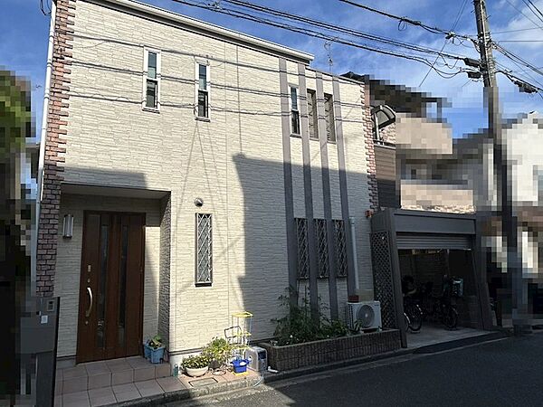 大阪モノレール「沢良宜」駅から徒歩約11分・大阪モノレール「南茨木」駅、阪急京都線「南茨木」駅から徒歩約13分。