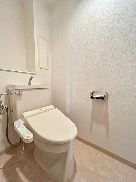 温水洗浄暖房便座つきトイレです。