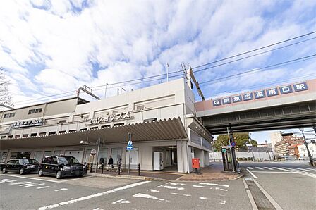 阪急今津線　宝塚南口駅（278m）