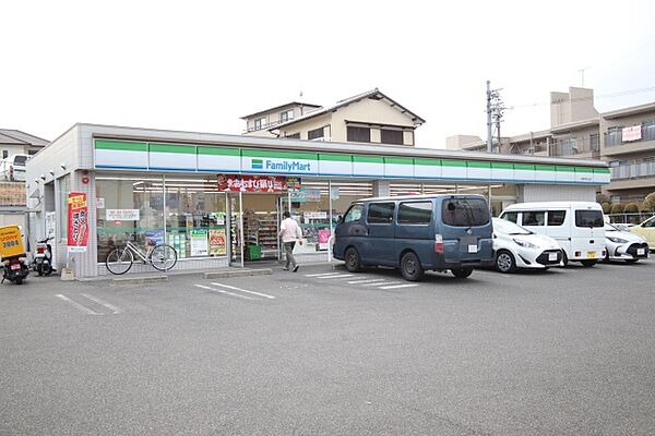 画像25:ファミリーマート　名東平和が丘店