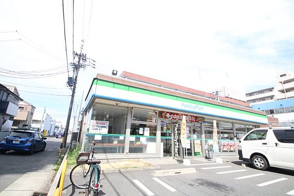 画像8:ファミリーマート　岩塚本通三丁目店