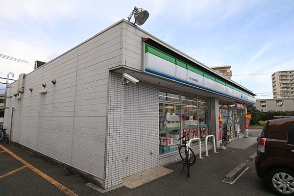 画像20:ファミリーマート　中川好本町店