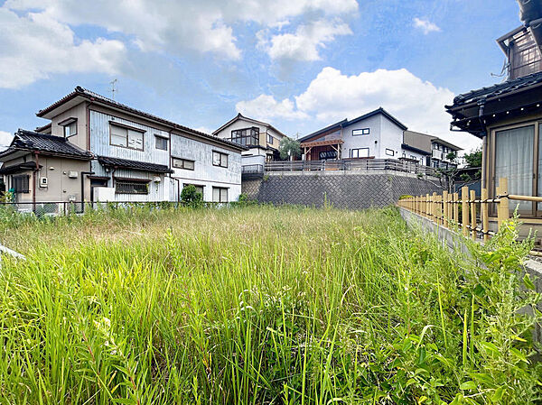 東向きの大きな敷地☆高台にあり眺望・陽当たりの良い気持ちのいい区画！