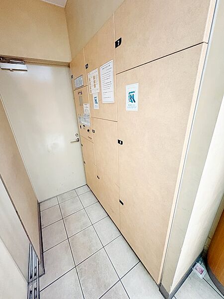 【宅配ロッカー】不在時にも便利な宅配ロッカー完備