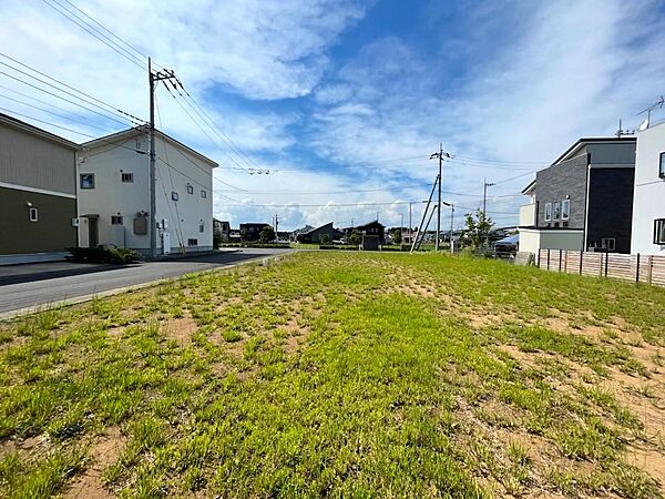 隣は公園だから家が建つ心配がない＆いつも同じ景観が楽しめます