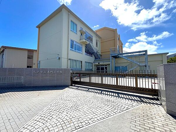 水戸市立酒門小学校　約3210m。常磐の杜の子ども達もたくさん通っています※酒門小か大場小で選べます