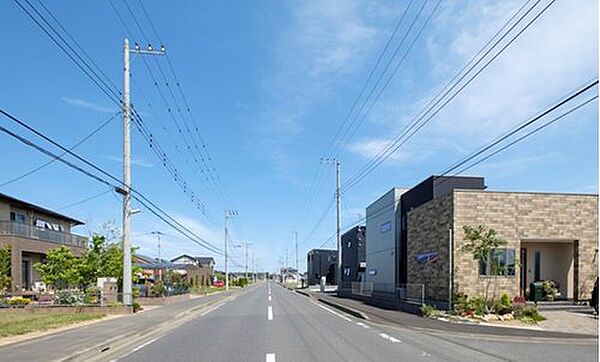 メイン通りは歩道2.5ｍ+車道7ｍ+歩道2.5ｍあります