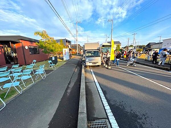 分譲地内でイベントなどが開催されることも！キッチンカーが来たり、ピアノ演奏があったり、子どもも大人も楽しめます