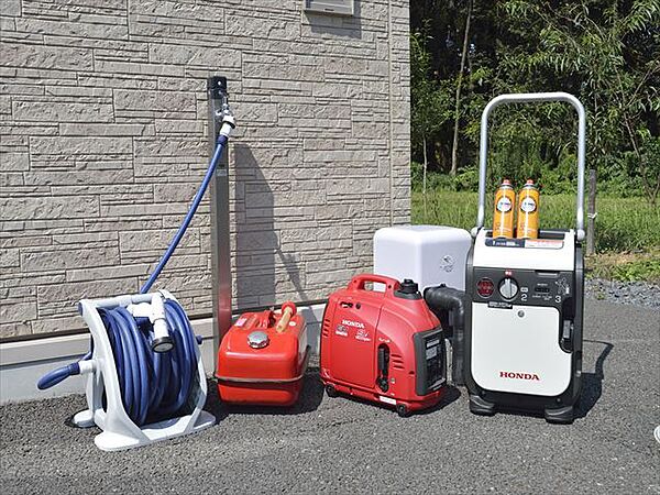 災害時に役立つ発電機、井戸水などを常磐の杜販売センターに備えています