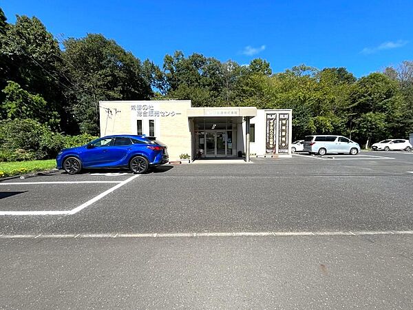 常磐の杜販売センターは分譲地入口にあります。お気軽にお立ち寄りください
