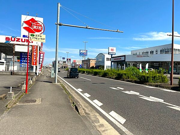 近隣のけやき台には様々な商業施設が立ち並びます