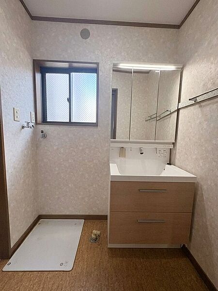 AI加工により荷物を消去した画像です。コンセント等の細部設備については 一部描写されていない箇所がある場合がございます。予めご了承ください。