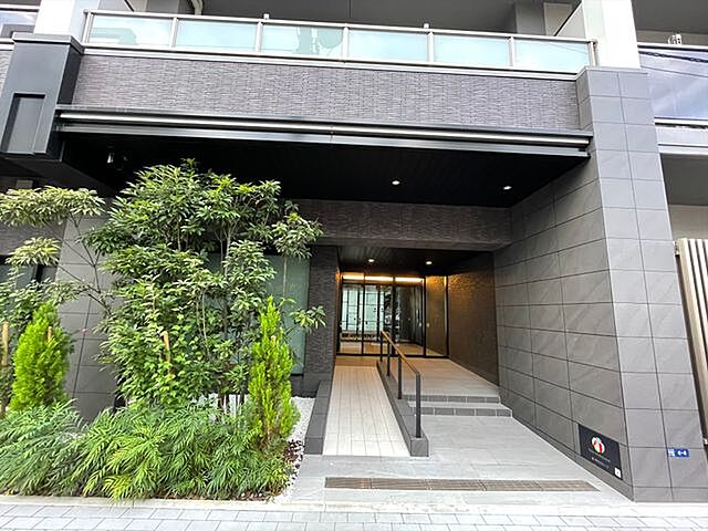 6 / 25