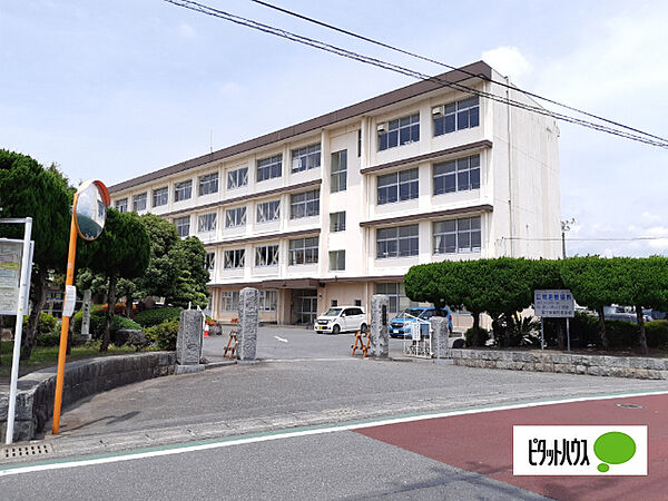 中学校「富士宮市立富士宮第四中学校まで2315m」