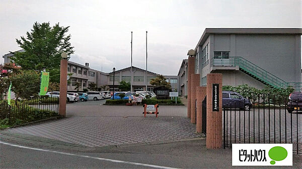小学校「富士宮市立富士根南小学校まで473m」